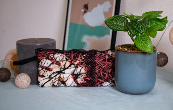 Trousse Rectangulaire "Cotonou" violine et feuille blanche