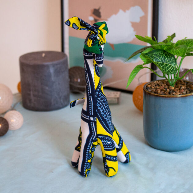 Peluche Girafe bleue, jaune, verte