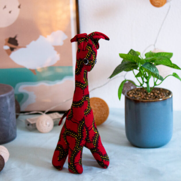 Peluche Girafe rouge