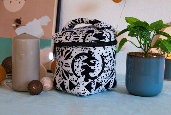 Trousse cubique blanche/noire
